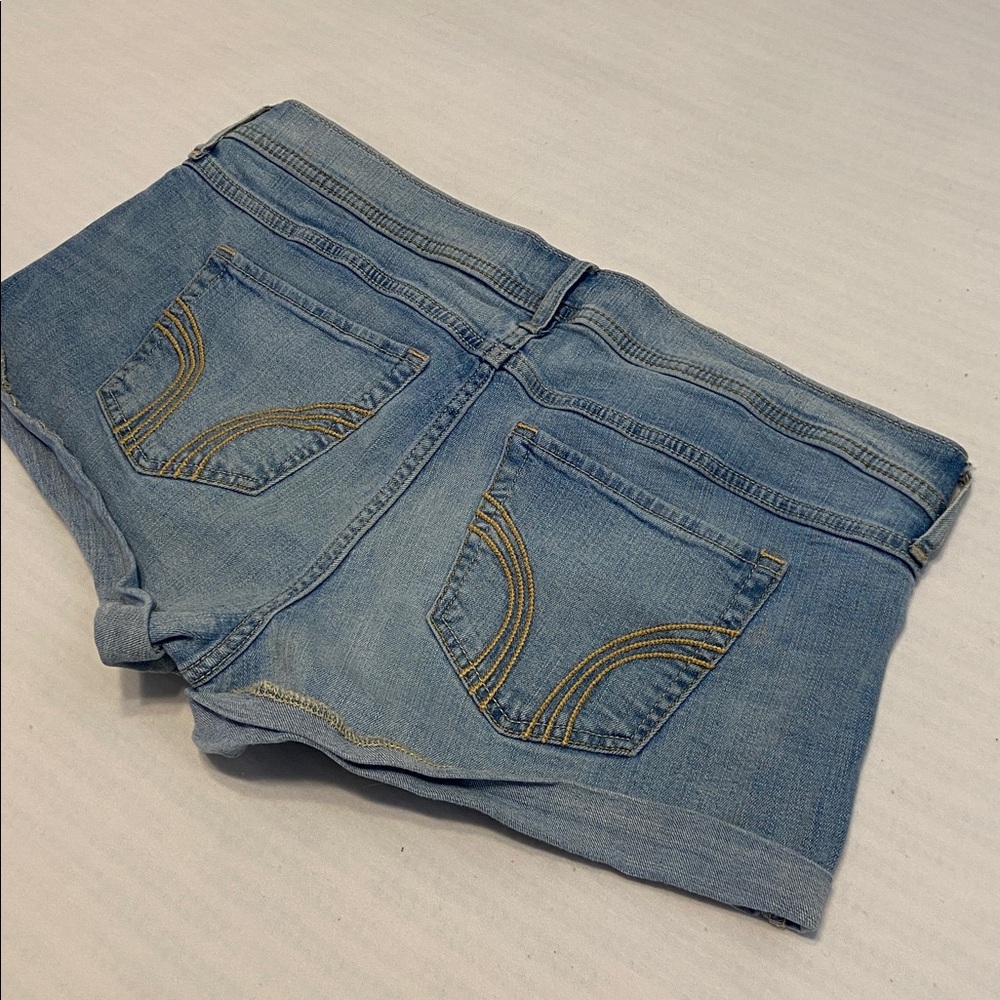 Hollister Short Short Low Rise Junior Size 15 Cuffed Hem Y2K Retro - Picture 3 of 9